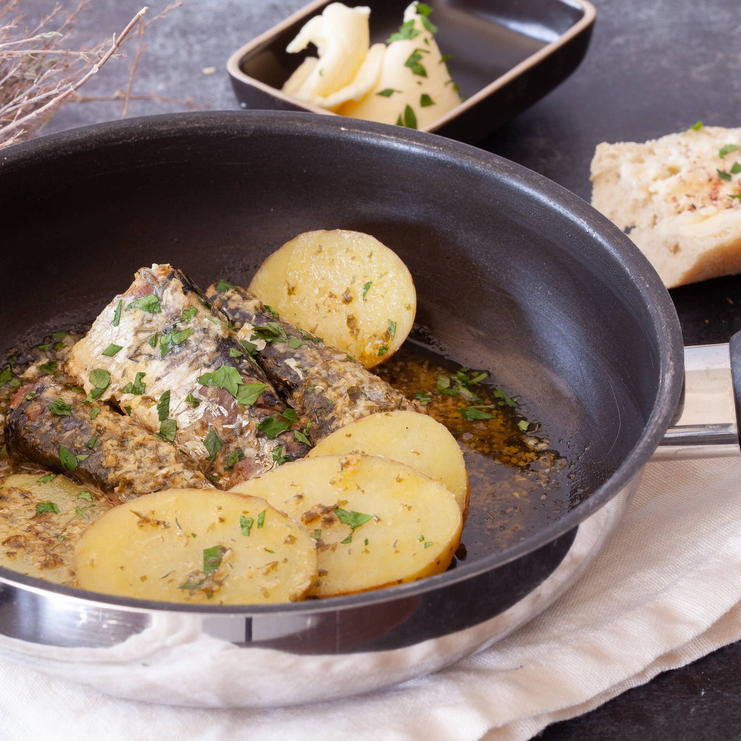 Sardinės su sviestu ir prancūžiška druska "Fleur de sel" 115g