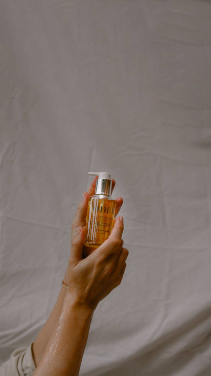 Valomasis Veido Aliejus – Valo ir Minkština 100ml