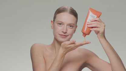 Comfort Zone Body Strategist body scrub with exfoliating particles, 200 ml